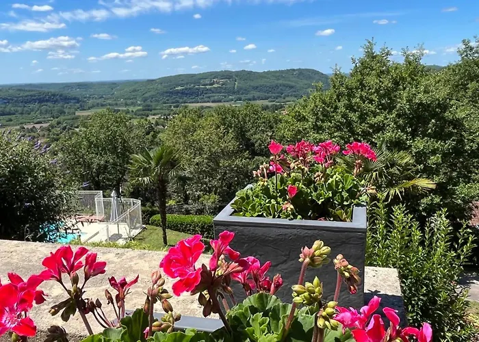 Maison Belle Vue Et Piscine Сasa de vacaciones Cazoules